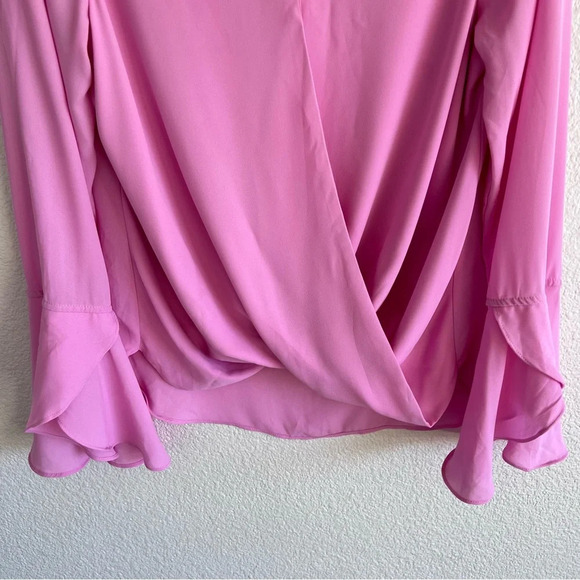 Carmen Marc Valvo Pink Flutter Sleeve Snap Front Blouse - Picture 3 of 13